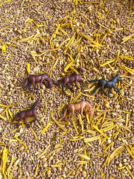 5 mini Horses - Toy to Relove