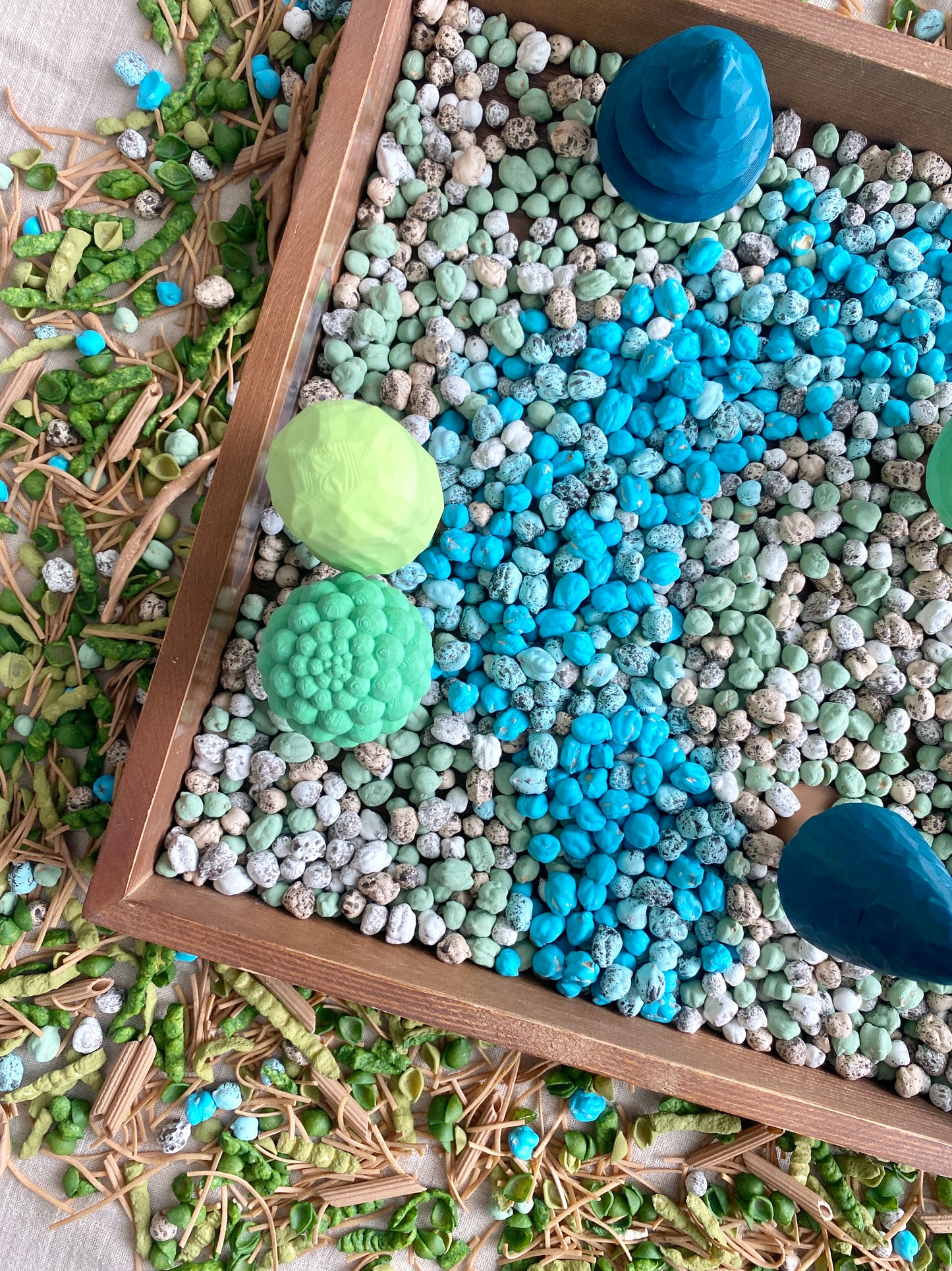 ‘Hatchling Haven' Pour & Explore Mix