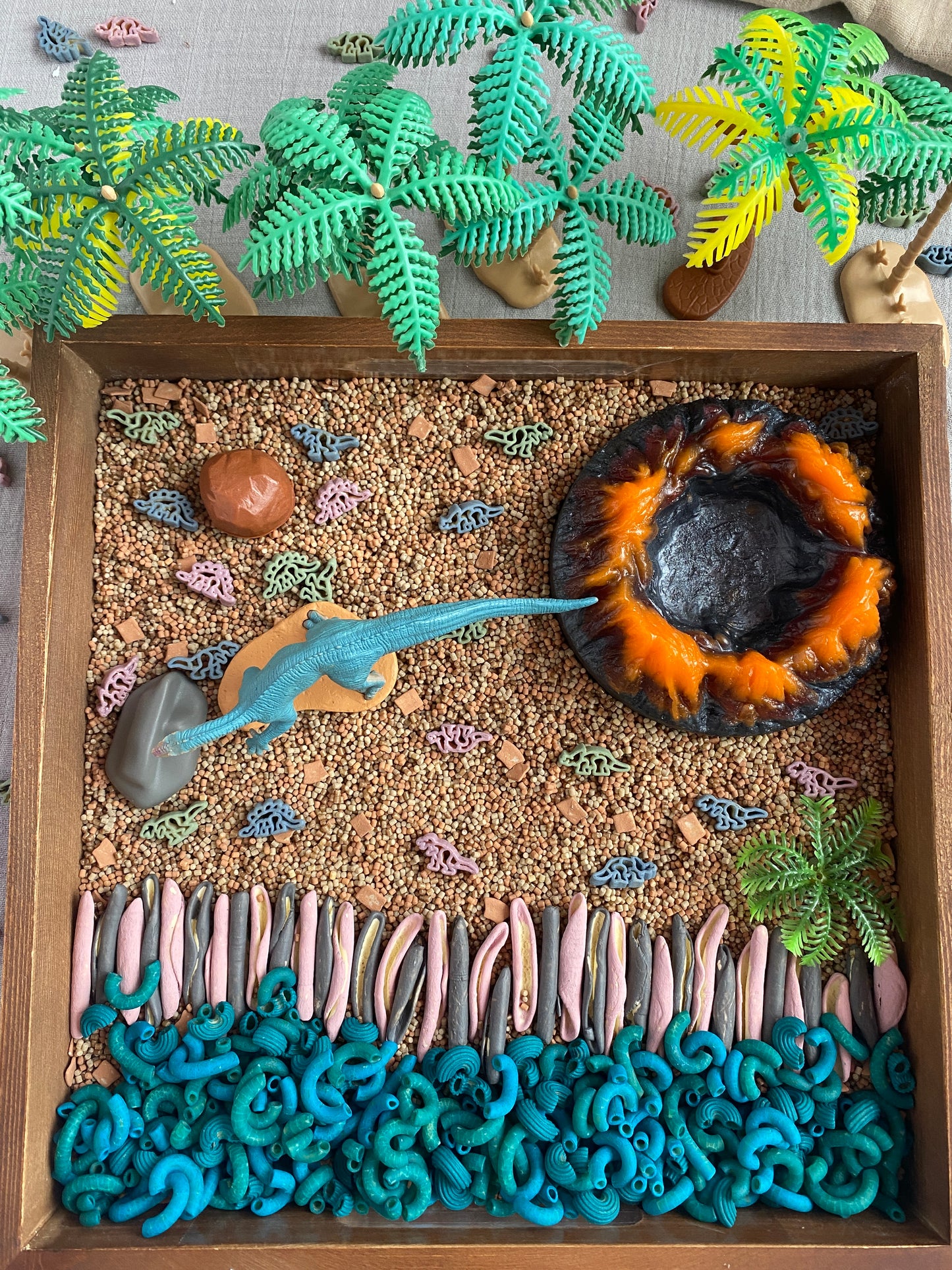 Iguanadon - Toy to Relove