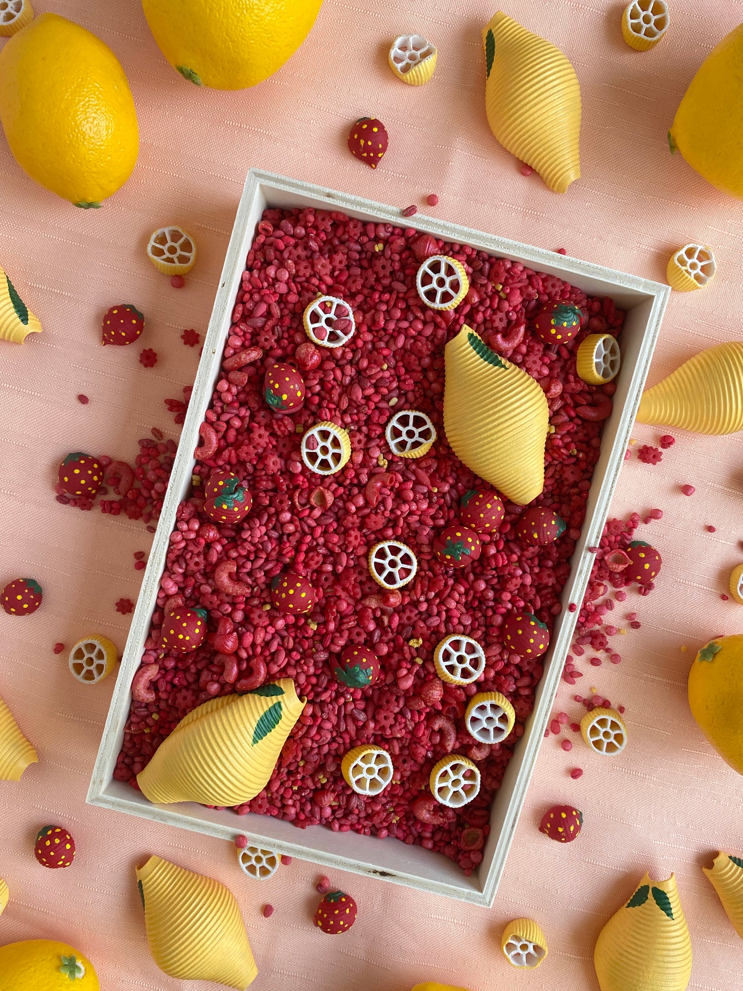 ‘Strawberry Squeeze' Pour & Explore Mix