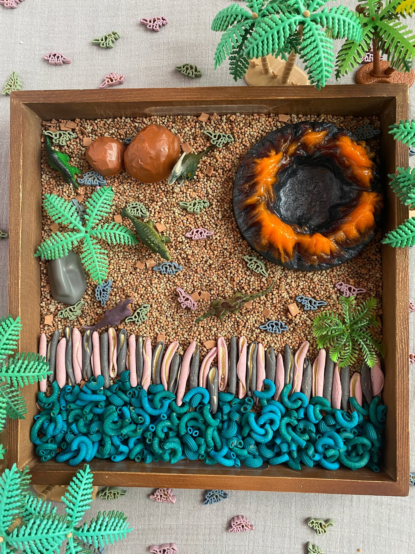 ‘Jurassic Garden' Pour & Explore Mix