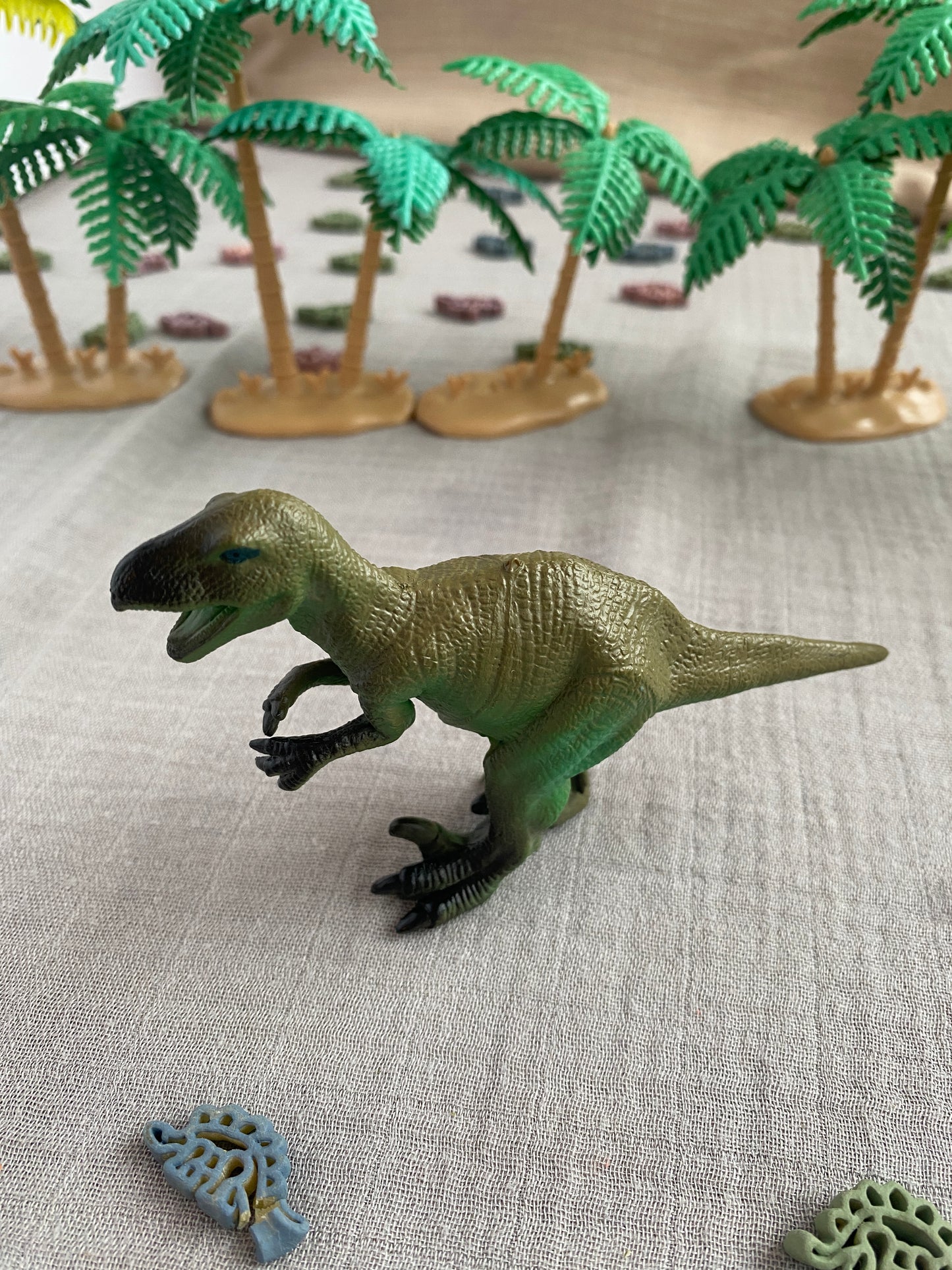 Velociraptor - Toy to Relove