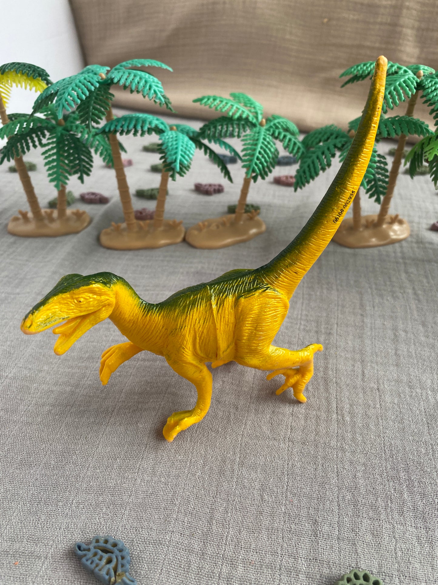 Velociraptor - Toy to Relove