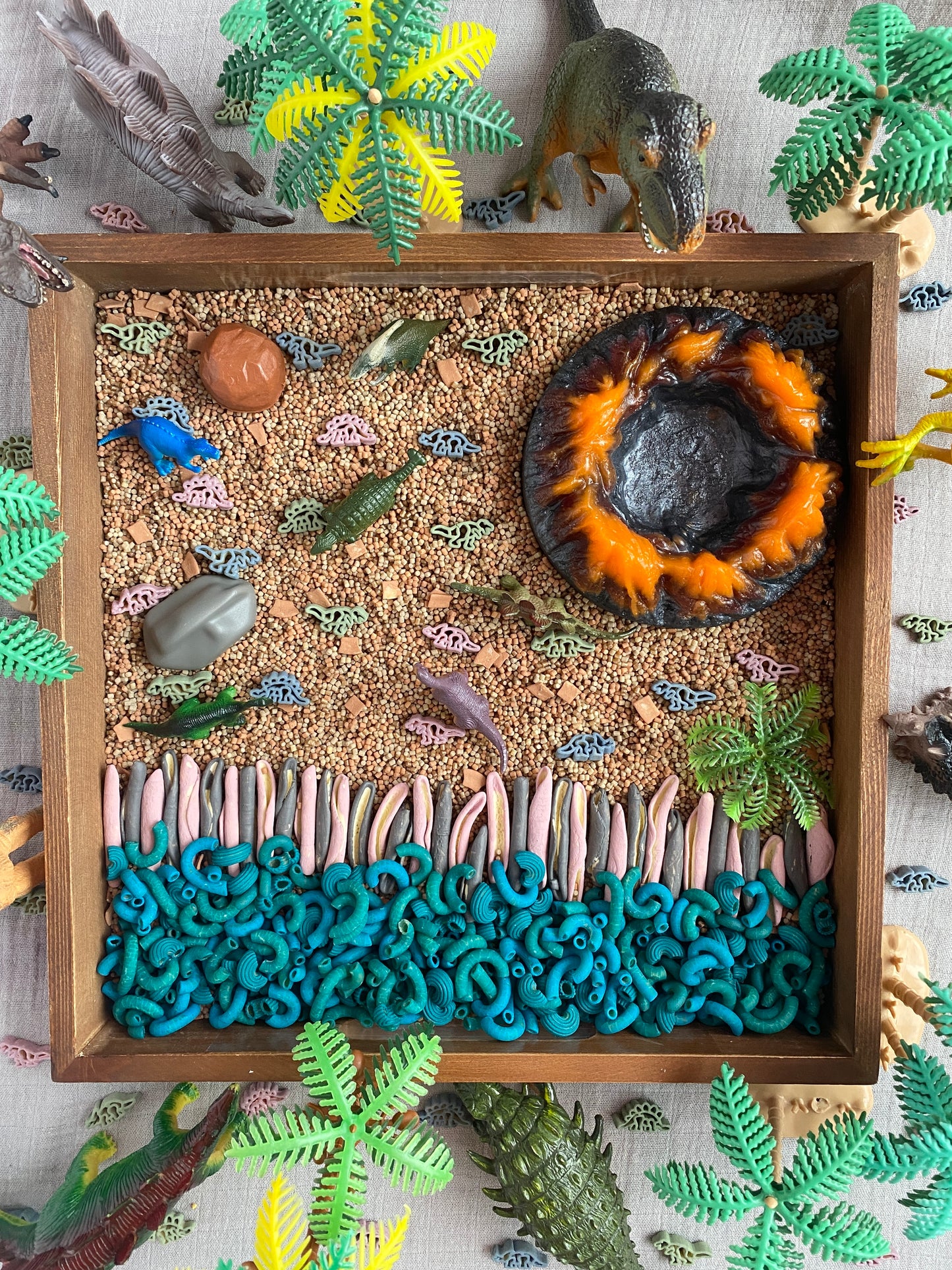 ‘Jurassic Garden' Pour & Explore Mix