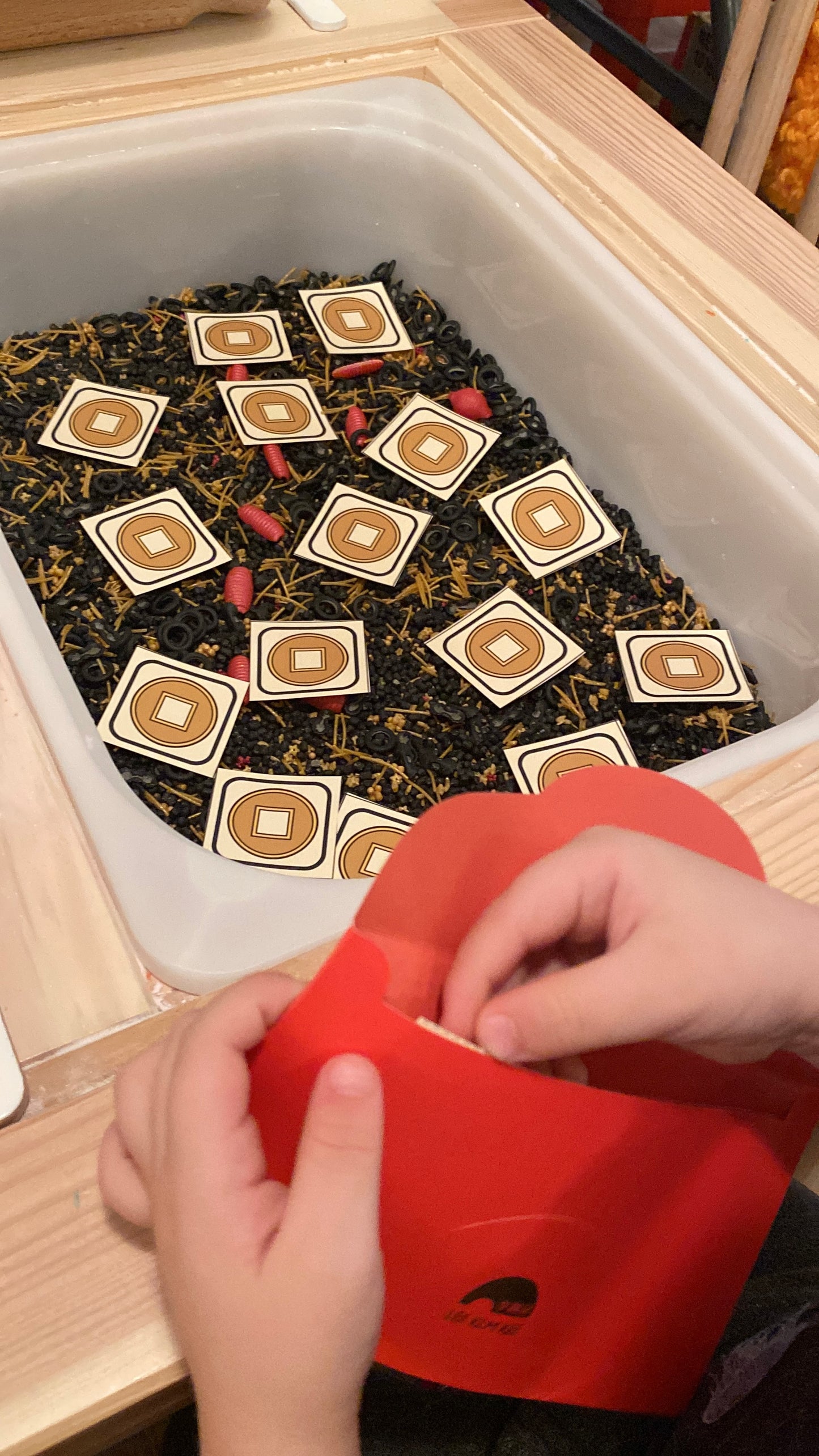 ‘Lunar Sparkle' Pour & Explore Mix