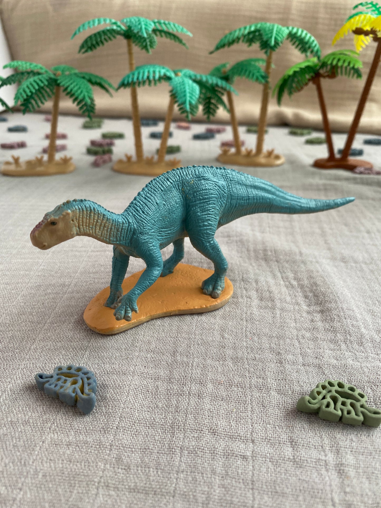 Iguanadon - Toy to Relove