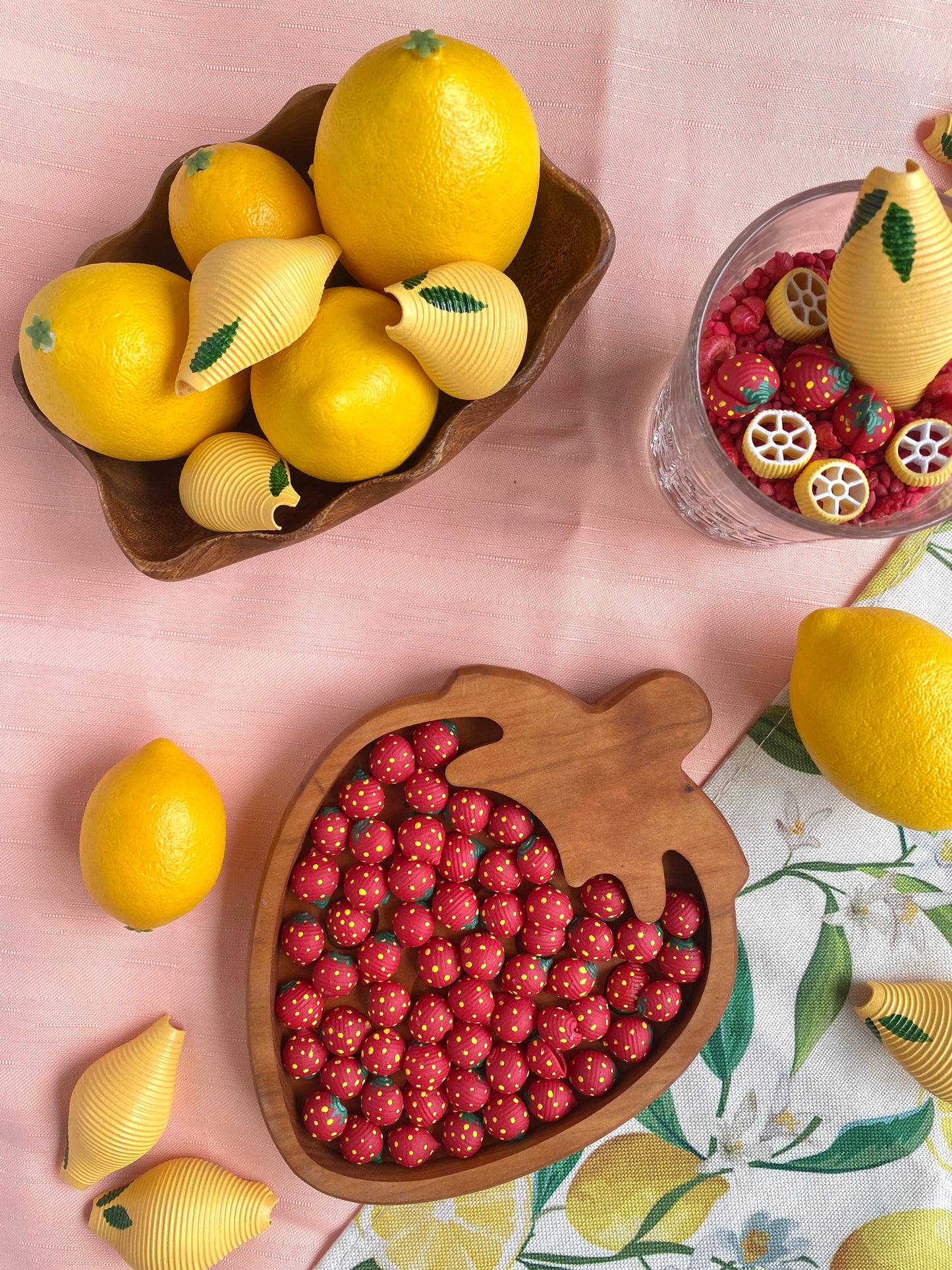 ‘Strawberry Squeeze' Pour & Explore Mix