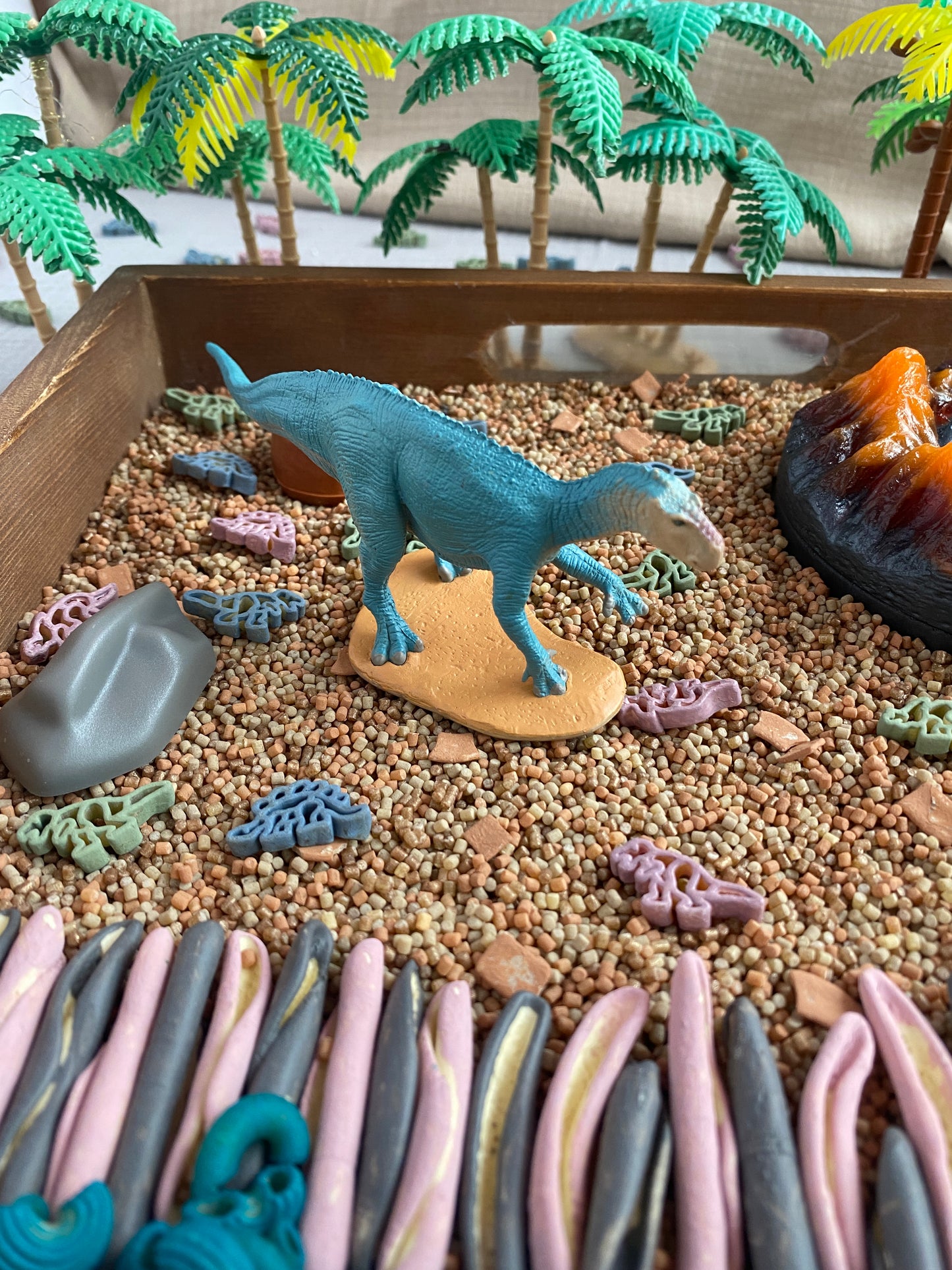 Iguanadon - Toy to Relove