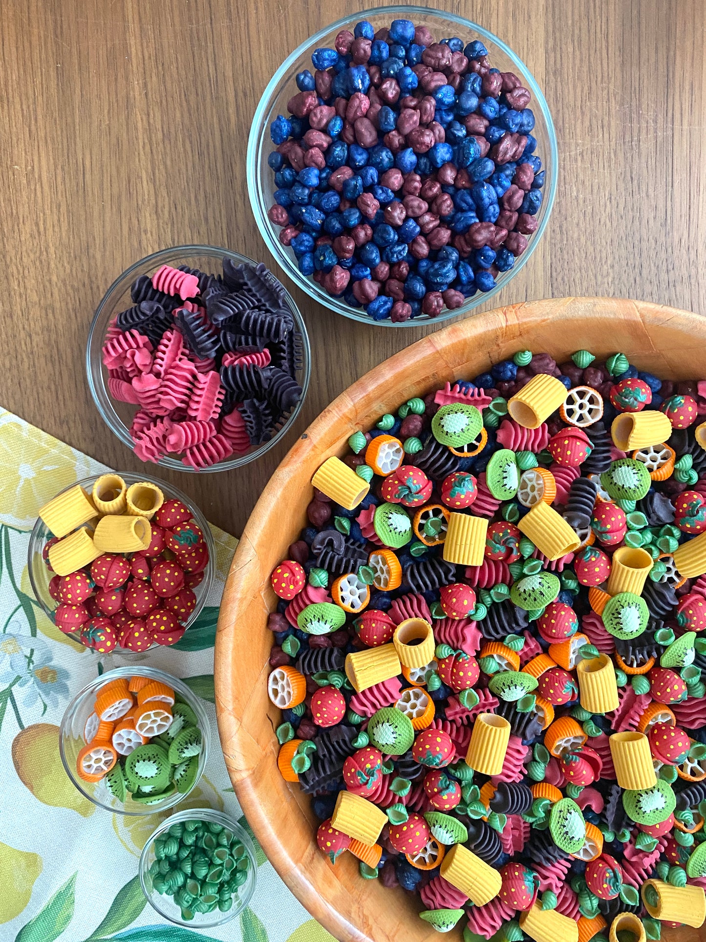 'Tutti Frutti Fiesta' Pour & Explore Mix