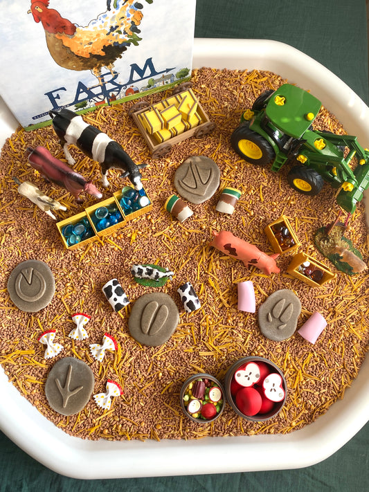 *PREORDER* 'Barnyard Bash' Play Set