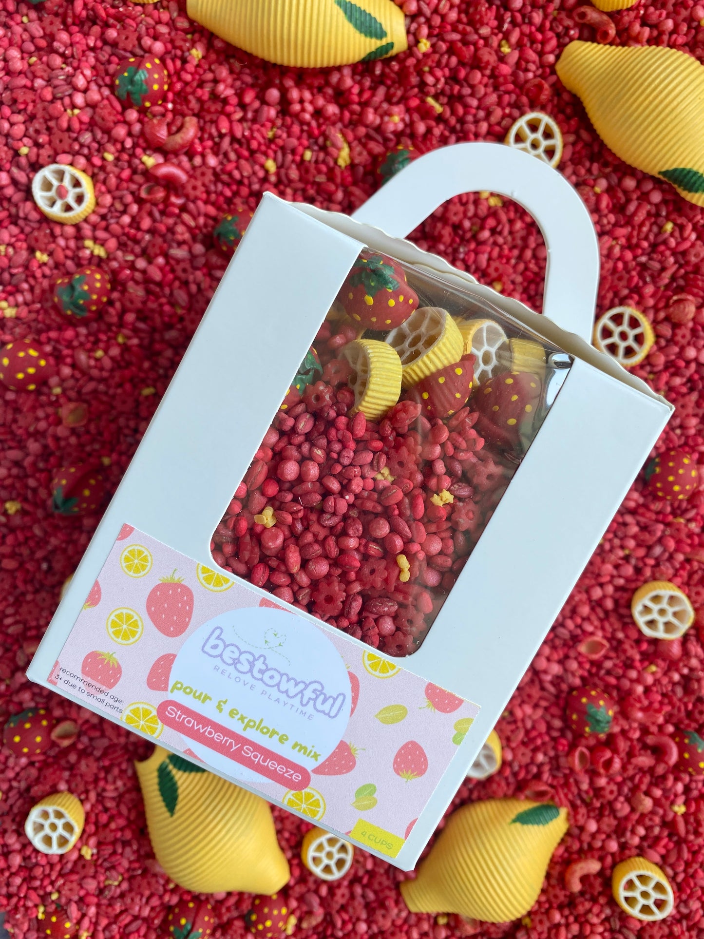 ‘Strawberry Squeeze' Pour & Explore Mix